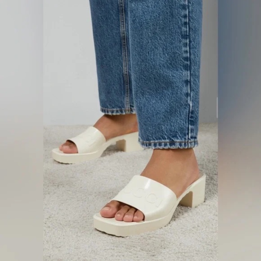 Gucci White Logo Platform Sandals Shoes - Picture 5 of 5